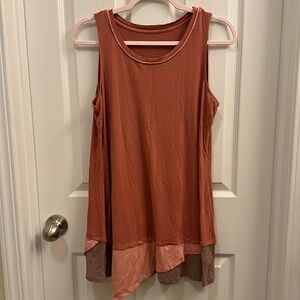 LOGO Lori Goldstein top